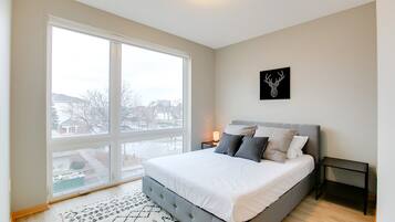 Signature Apartment, 1 Bedroom, Non Smoking | 1 bedroom, iron/ironing board, free WiFi
