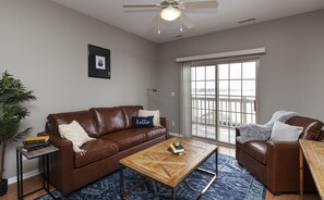 Premium Apartment, 1 Bedroom, Private Bathroom | Living area