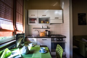 Réfrigérateur, four, plaque de cuisson, lave-vaisselle