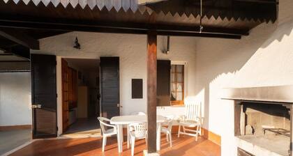Elegant 3-rooms-detached house, air conditioning, large covered terrace with grill.