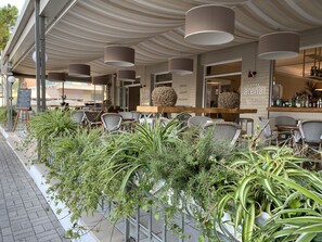 Outdoor dining - Hotel Arena (Jesolo)