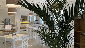 含自助早餐