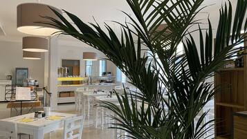 Free buffet breakfast