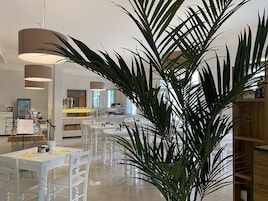 Free buffet breakfast