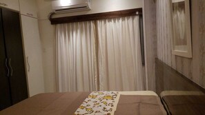 4 quartos, ferros/tábuas de passar roupa