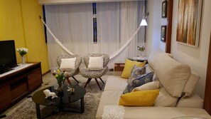 Living area - Beautiful apartment in Itaigara (Itaigara)