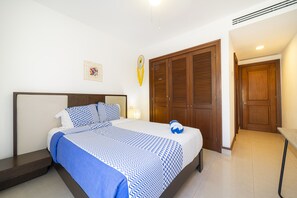 2 slaapkamers, een kluis op de kamer, een strijkplank/strijkijzer
