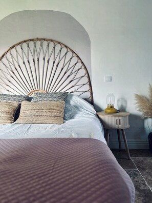 Double Room (Ô en Couleurs) | Individually decorated, individually furnished, desk, blackout curtains - Ô Chambre d'hôtes (Le Gua)