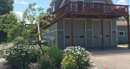 Northern Michigan "BirdhouseRetreat