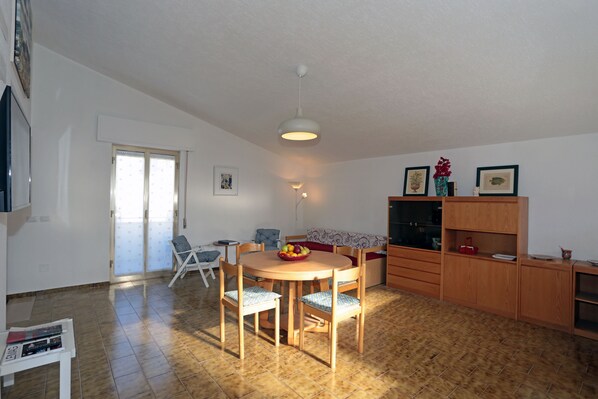 Appartement, 3 chambres | Coin séjour
