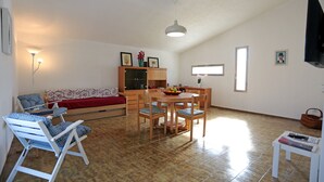 Basic Apartment, 3 Bedrooms | Living area - Maison Giuliana (Santa Croce Camerina)