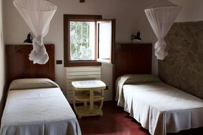 2 chambres, fer et planche à repasser, lit parapluie, Wi-Fi gratuit