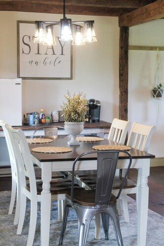 Lancaster co.  farmhouse  in the heart of amish country