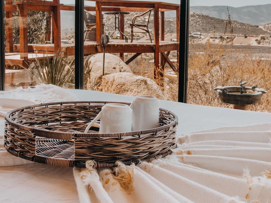 Cabana superior, 1 cama Queen, vista para a montanha | Cofres nos quartos, cortinas blackout, ferros/tábuas de passar roupa