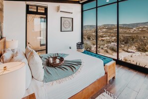 客房内保险箱、遮光窗帘、熨斗/熨衣板、免费 WiFi