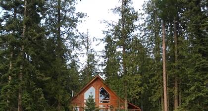 —Priest Lake Waterfront Escape—