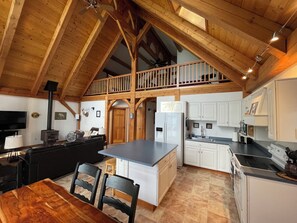 Fridge, microwave, oven, stovetop - —Priest Lake Waterfront Escape— (Coolin)