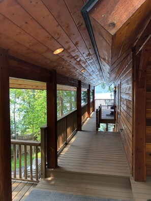 Terrace/patio - —Priest Lake Waterfront Escape— (Coolin)