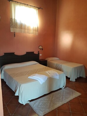 1 bedroom, minibar, in-room safe, desk - Hotel Sardus Pater (Fluminimaggiore)