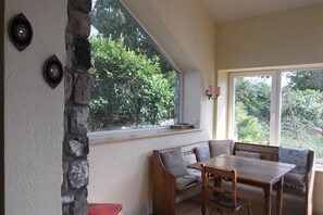 Living area - Glenboy Country Accommodation (Oldcastle)