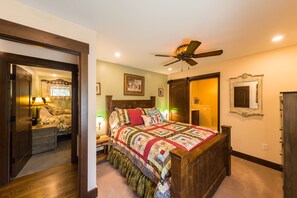 3 habitaciones, tabla de planchar con plancha, wifi y ropa de cama 