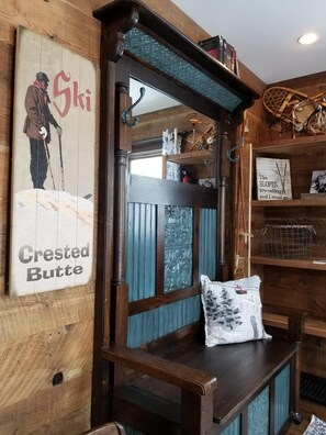 Interior - 3 Bedroom Apt in the Heart of Crested Butte! (Crested Butte)