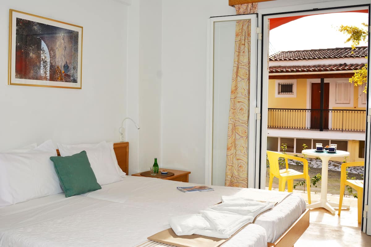Budget Double or Twin Room | 1 bedroom, soundproofing, free WiFi, bed sheets