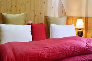 4 chambres, coffres-forts dans les chambres, Wi-Fi