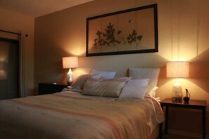 3 bedrooms, desk, WiFi, bed sheets
