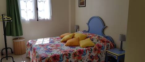 1 makuuhuone, silitysrauta/-lauta, ilmainen Wi-Fi, vuodevaatteet