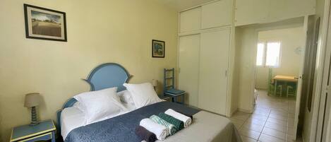 1 sovrum, strykjärn/strykbräda, gratis wi-fi och sängkläder