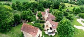Gîte Quercy, authentic charm, great comfort, mature garden, natural swimming pool