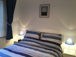 2 soverom, strykejern/-brett, reiseseng for barn og wi-fi (inkludert)