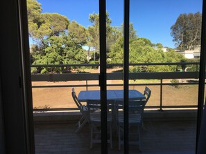 Dining - 2 rooms St Raphaël from Saturday 12/08 > 19/08/2023: €795 per week (Saint-Raphaël)