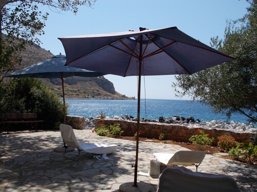 Kaunis & viehättävä talo meren rannalla Mani, MHTE1248K9200032480