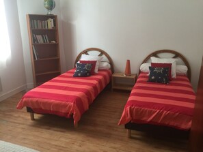 3 bedrooms, iron/ironing board, travel cot, free WiFi