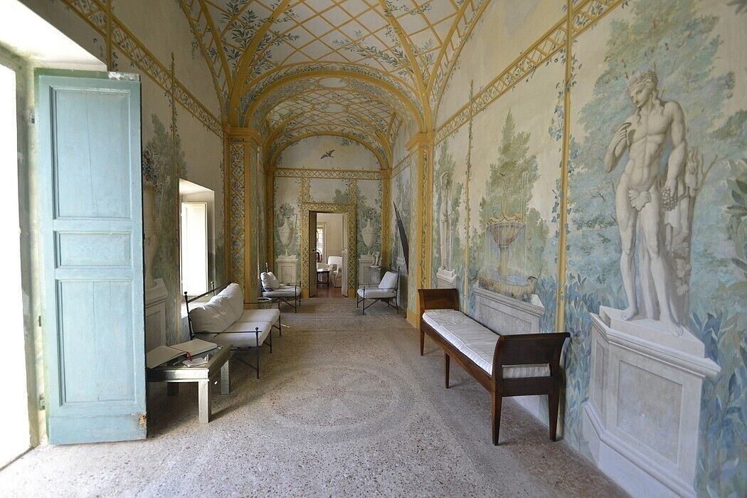 Villa Prestigio Grande: A Charming Three-story Historical Villa Situated In An Elegant Eighteenth-century Building, With Free Wi-fi. - Spoleto
