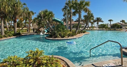 Amazing Vacation Villa! Big, Bright, and Fun!! Minutes to Disney!