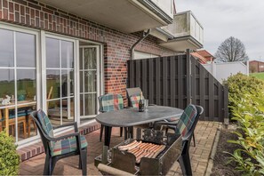 Outdoor dining - Simply Relax and do nothing: this quiet holiday of (Carolinensiel)