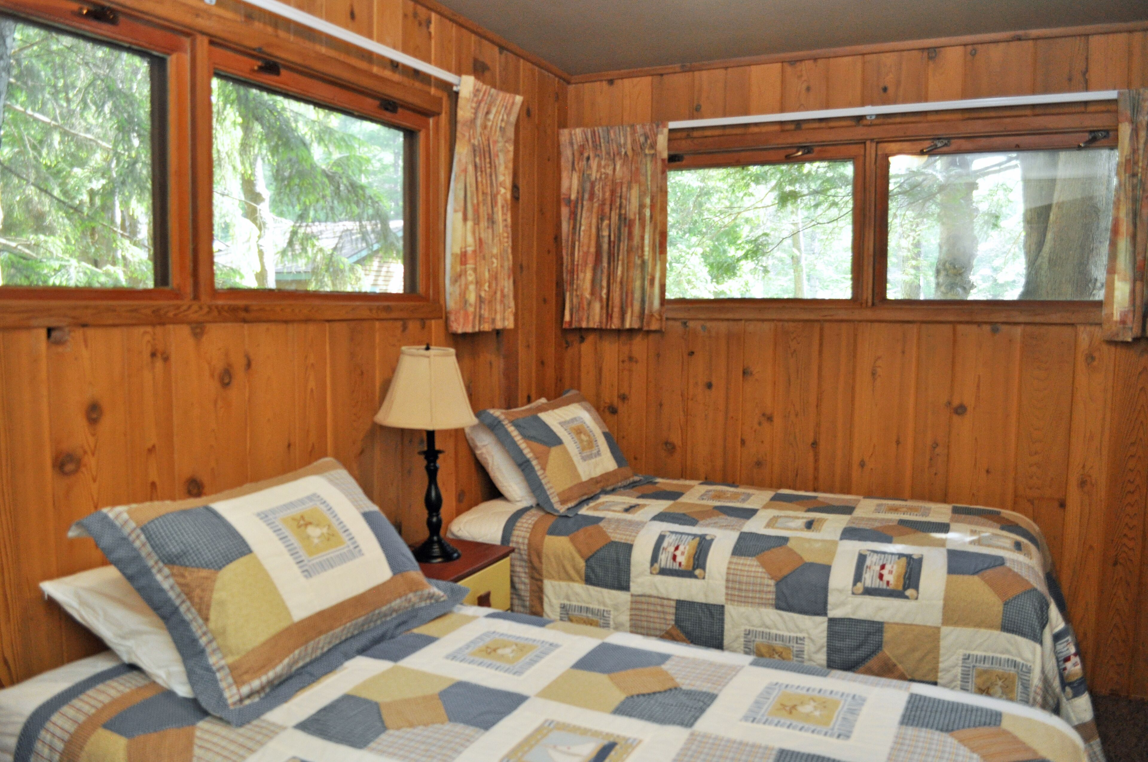 Peaceful Villa On The Sugar Sand Shores Of Big Glen Lake! - Glen Arbor, MI