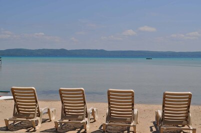 Peaceful villa on the sugar sand shores of Big Glen Lake!