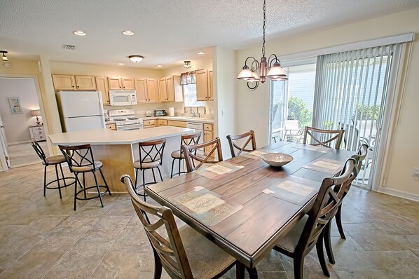 Dining - CAN'T BEAT THIS LOCATION REALLY NICE HOME NEAR SUMTER LANDING THE VILLAGES FL (The Villages)