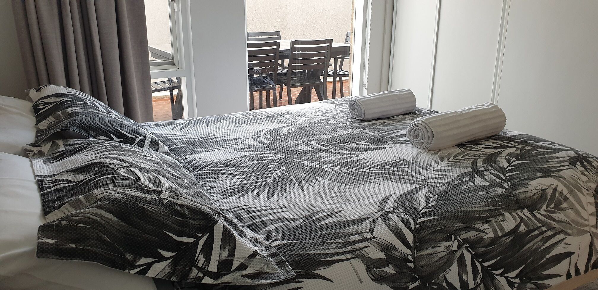 Highly rated 2 bedroom self contained apartment in a fantastic location — image 12