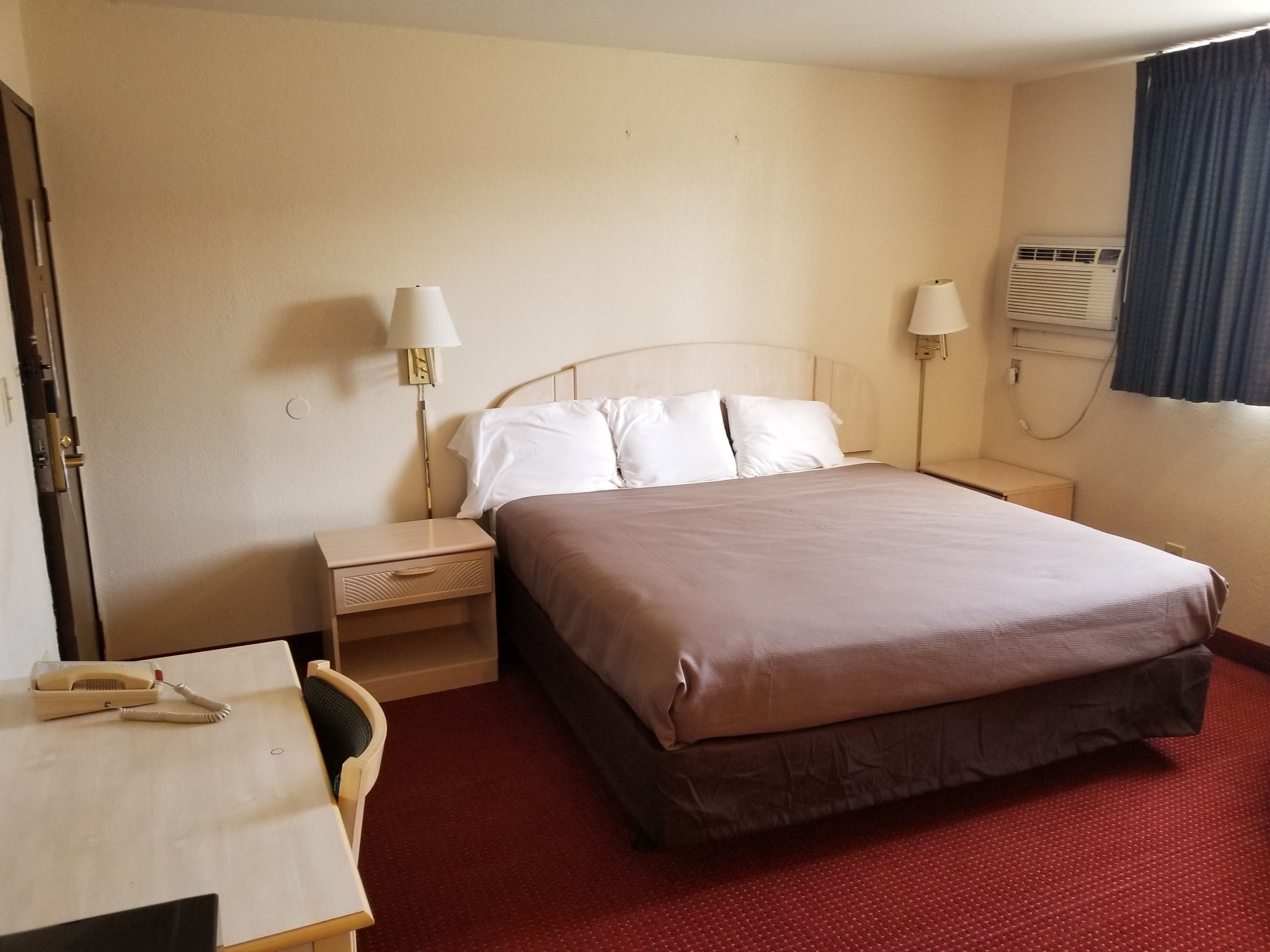 Single Room, 1 King Bed | 1 bedroom, desk, blackout curtains, soundproofing