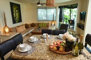 Interior - Winner of Top 25 All Of Mexico- Oceanfront- 1st Flr- Direct View-3/3 Beach Club  (Playa del Carmen)