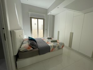 4 bedrooms, WiFi, bed sheets