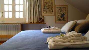 1 Schlafzimmer, Schreibtisch, BĂŒgeleisen/BĂŒgelbrett, kostenloses WLAN