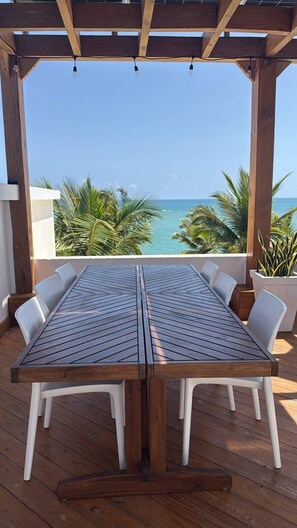 Outdoor dining - Seawinds Cabarete Beachfront Penthouse, Stunning Balcony Views, Sleeps 6 (Cabarete)