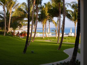Property grounds - Beachfront Cabarete Penthouse, Stunning Balcony Views, Sleeps 6 (Cabarete)