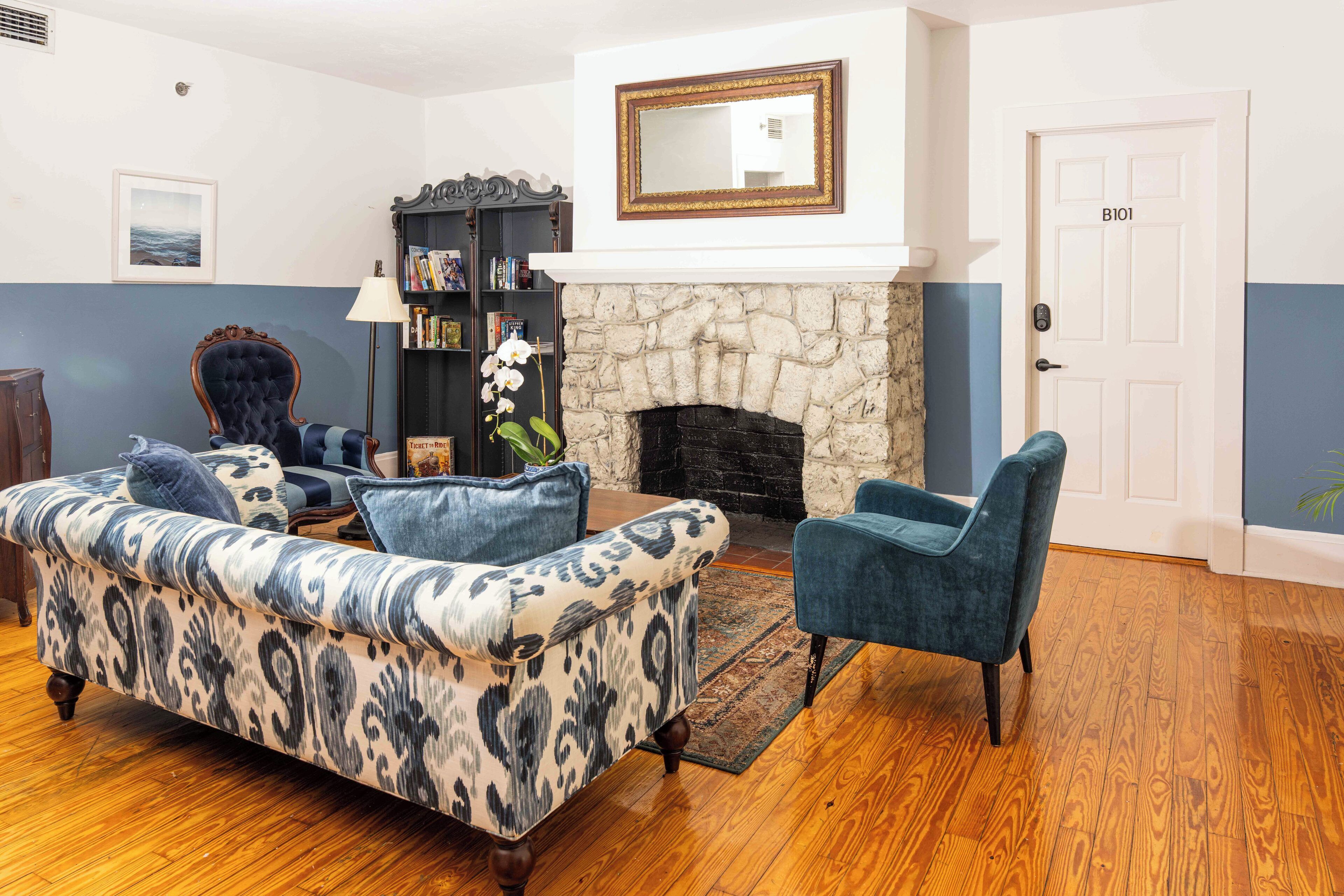 Photo - Miami River Inn by Renzzi